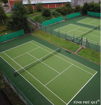 thi công sân tennis với mặt cỏ nhân tạo chất lượng cao