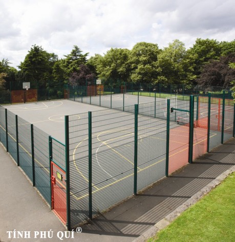 hang rao san tennis dat nen 9